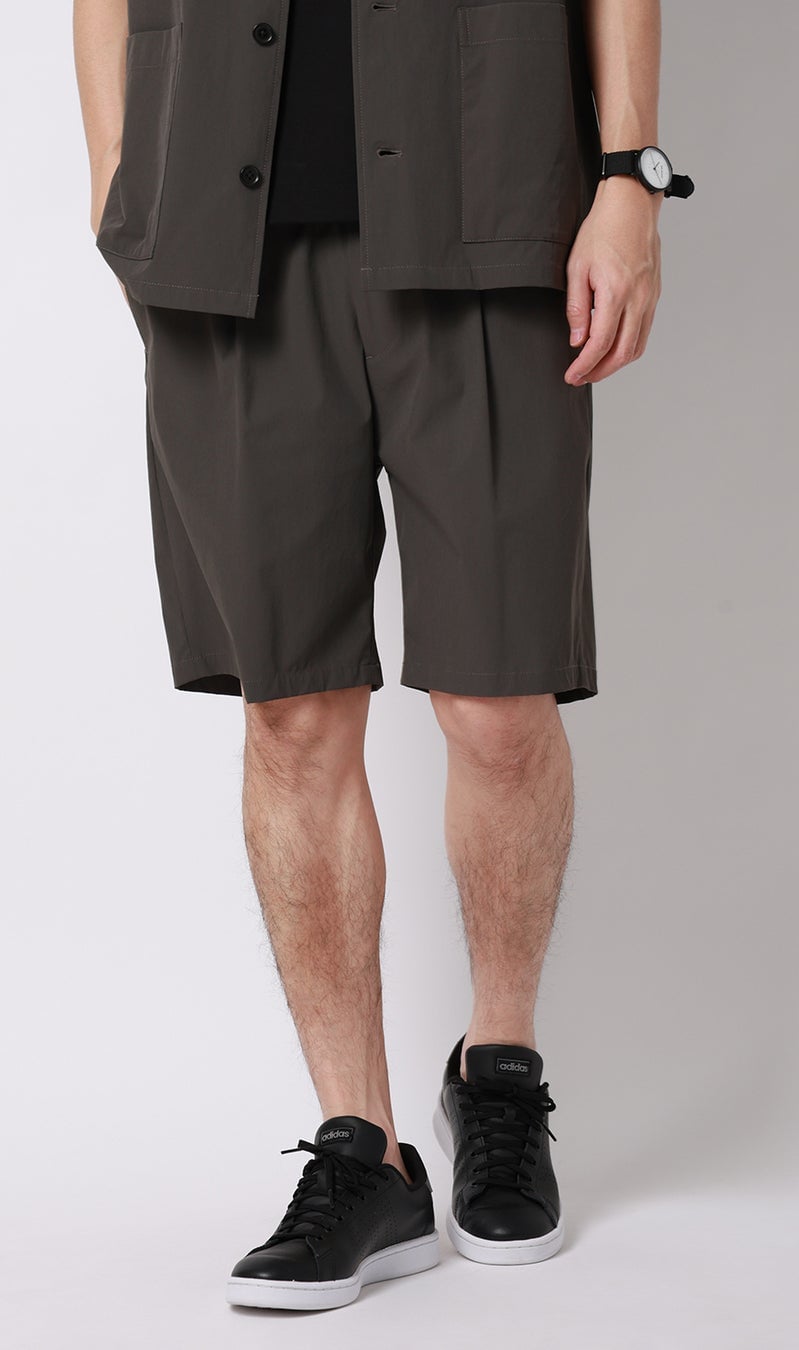 洋服の青山が初のビジネス向けハーフパンツを提案!夏の正装に新風 5月19日〜