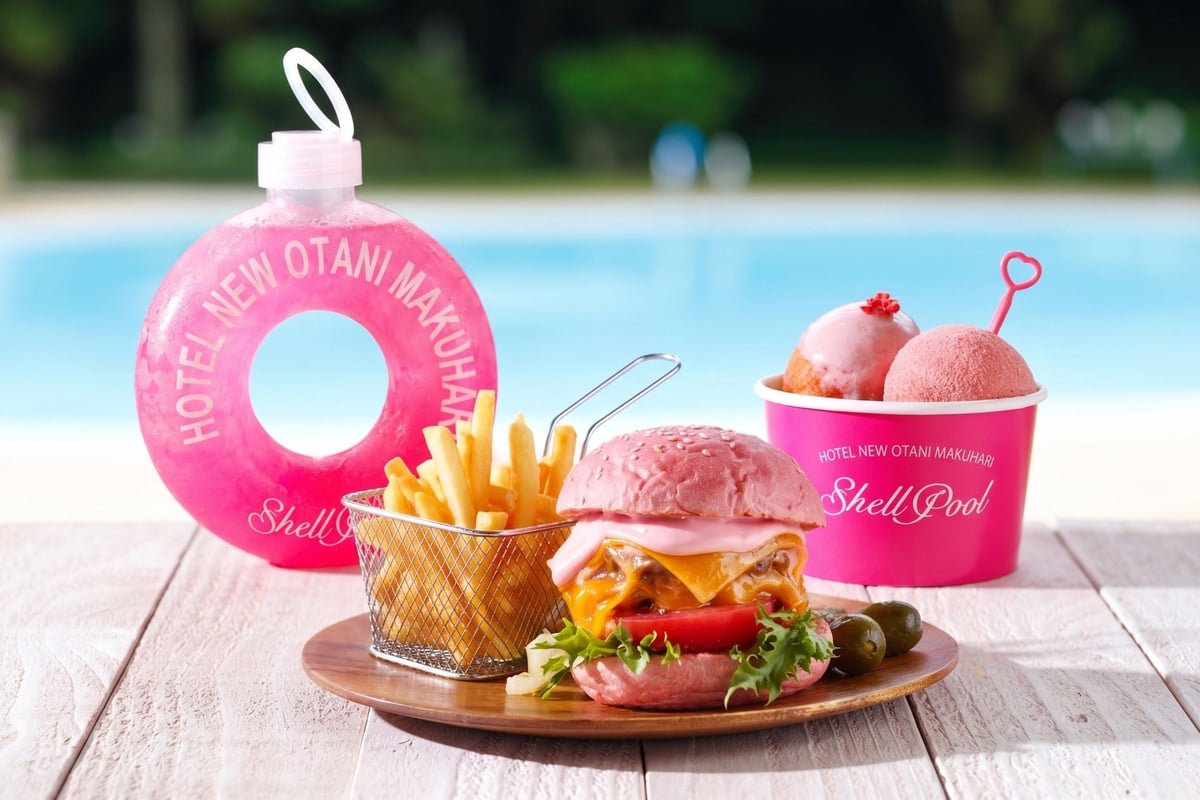 最強の“ビジュバーガー”が今年も登場！「PINK & GOLD」なプールサイドグルメで最高の夏バカンス 7月18日〜