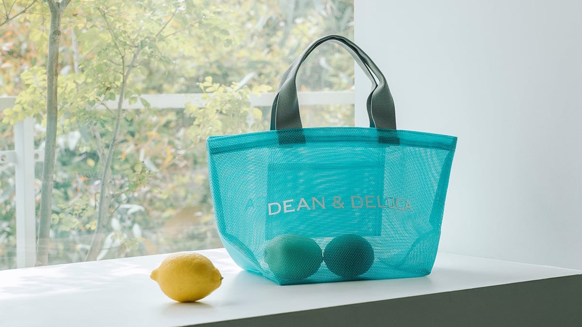 DEAN & DELUCA 夏の定番「メッシュトートバッグ」に限定色ターコイズが登場 6月16日〜