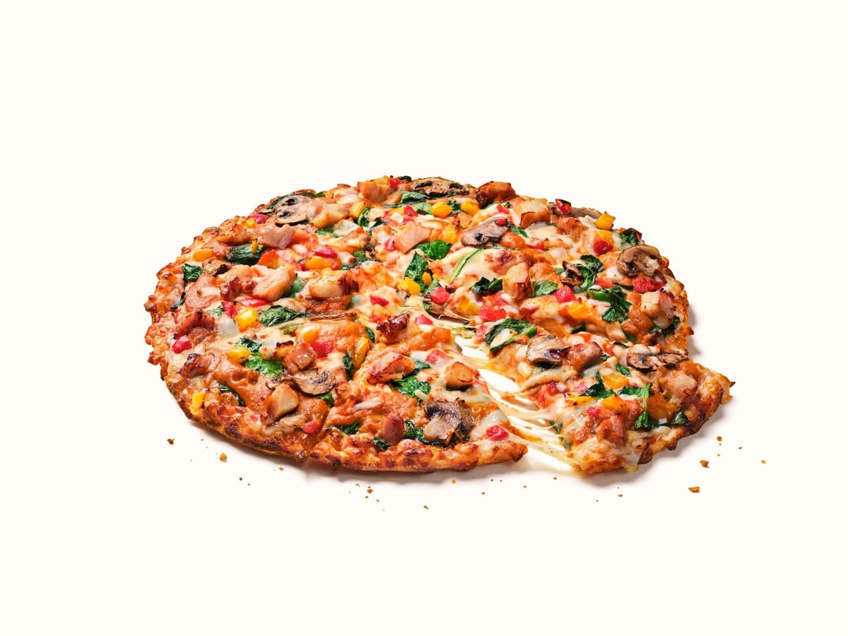 ドミノ・ピザ、5年ぶりのカレーなる新作ピザ「夏のコク旨カレークワトロ」期間限定発売 6月29日〜