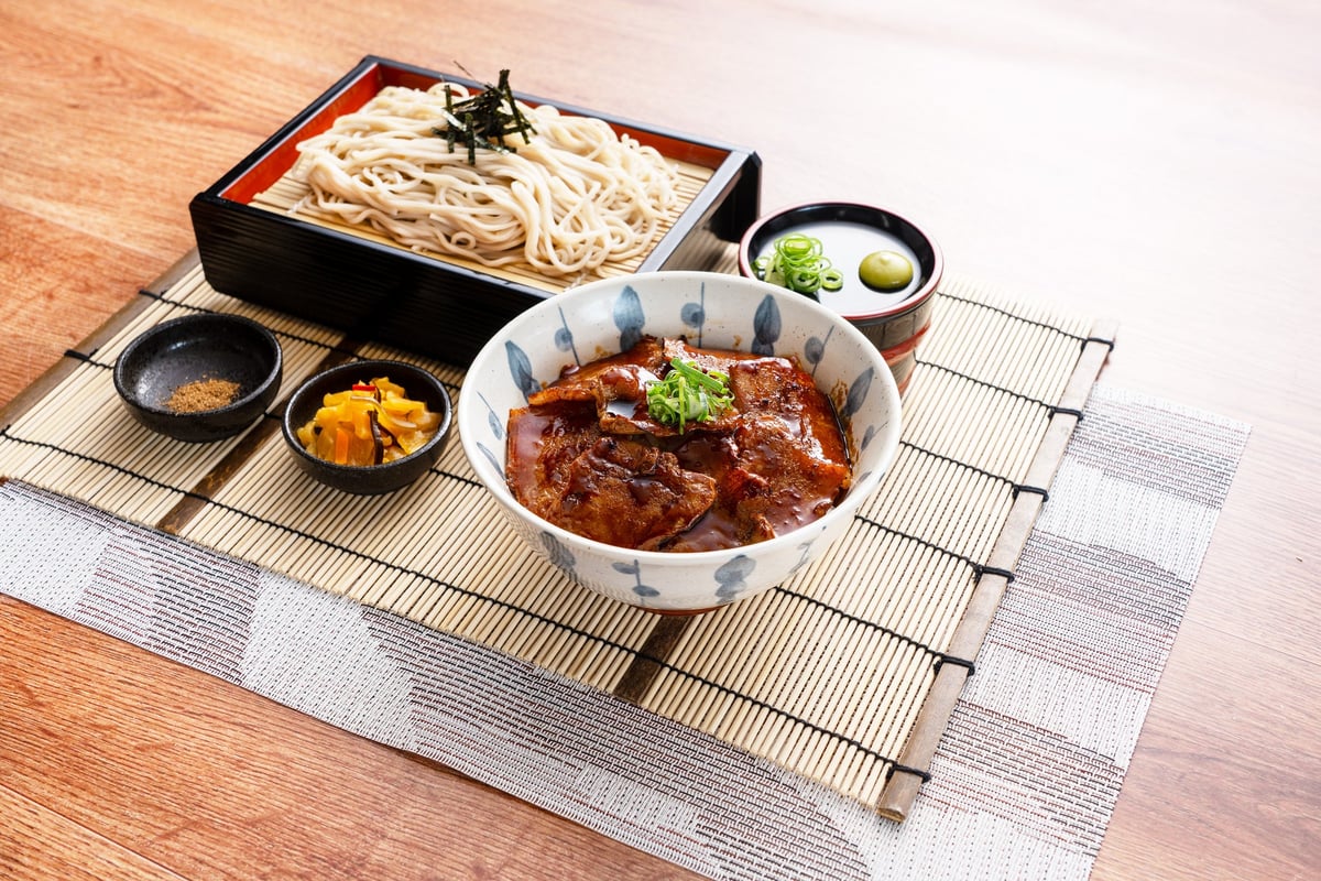 【帯広名物】豚丼とざるそば 1,290円（税込）