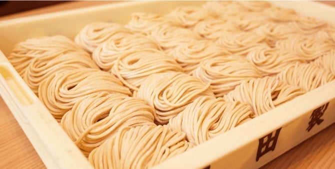 三田製麺所の伝説が再び！超特盛り1.5kgつけ麺が期間限定で復活 7月1日〜