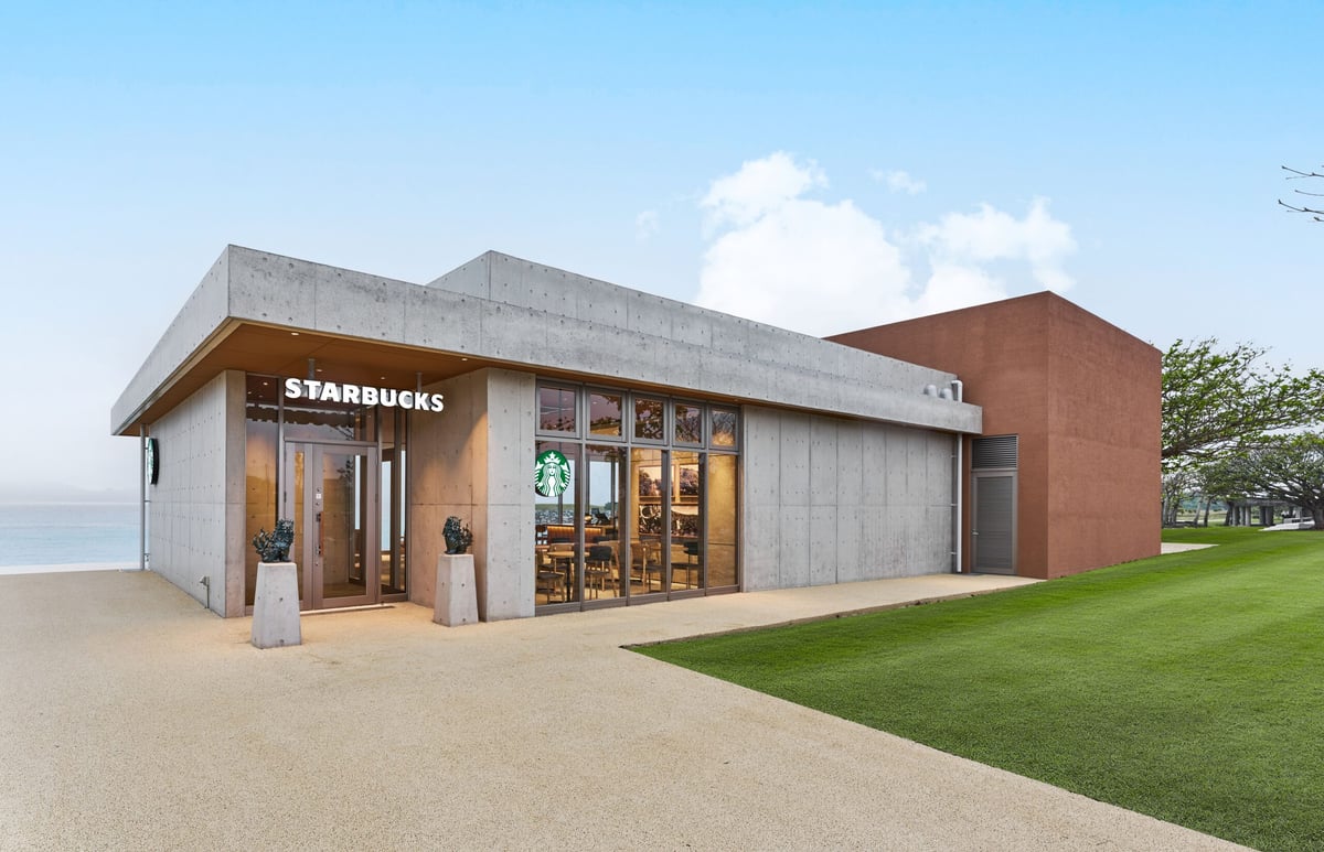 沖縄の自然を満喫！スターバックス 名護21世紀の森公園あけみおてらす店オープン 4月15日〜