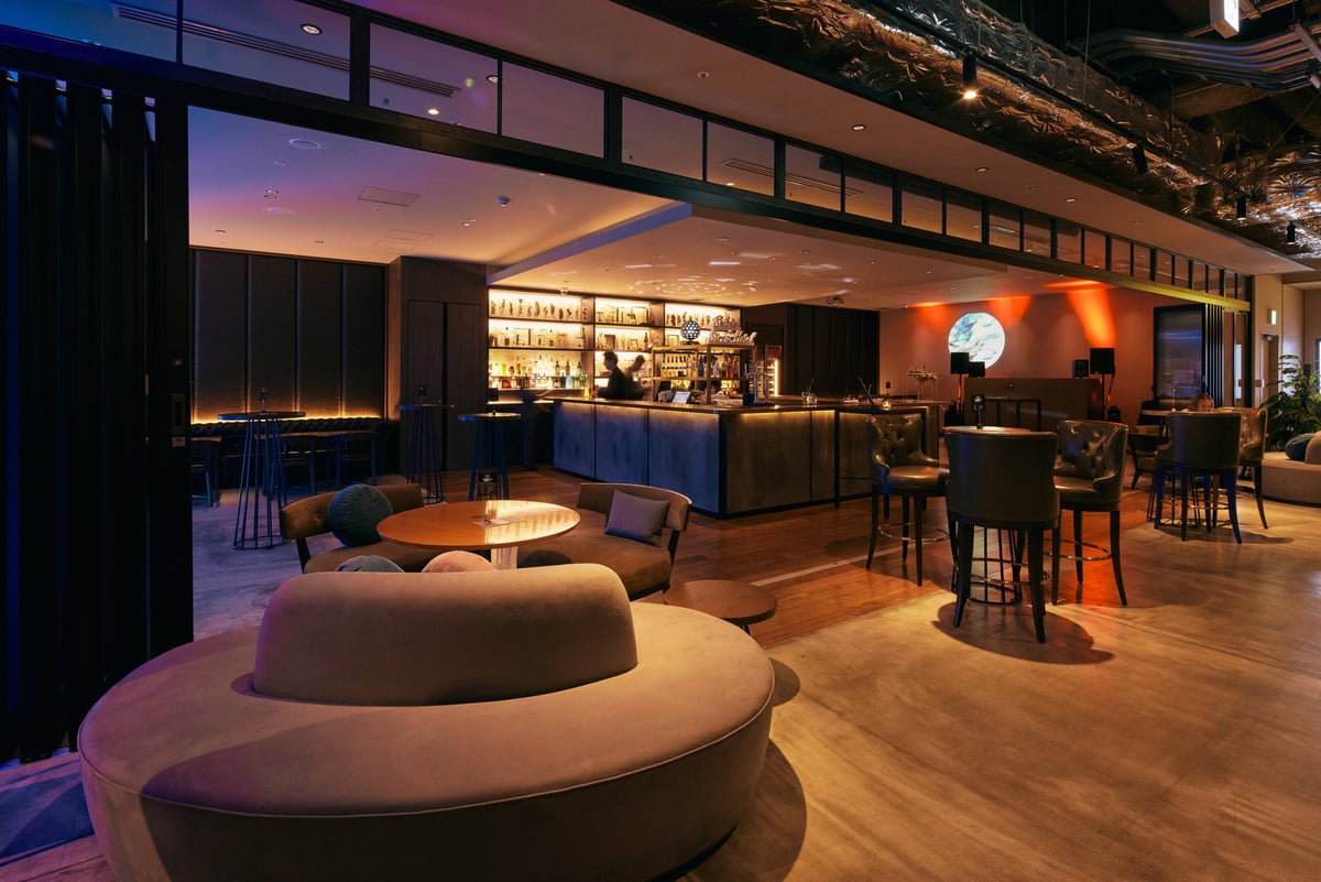 渋谷で大人の夜遊び！SHIBUYA STREAM HOTELでカクテル・DJ・ポーカーが楽しめる一夜限りのイベント開催 7月10日〜