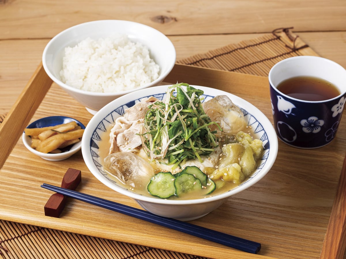 棒棒鶏ならぬ『棒棒豚』登場!ごちとんの夏限定冷やし豆乳豚汁定食 7月8日〜