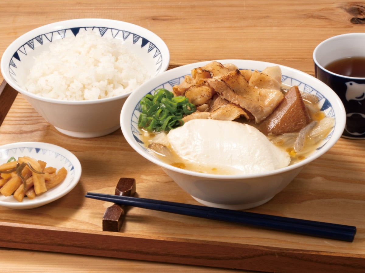 棒棒鶏ならぬ『棒棒豚』登場!ごちとんの夏限定冷やし豆乳豚汁定食 7月8日〜