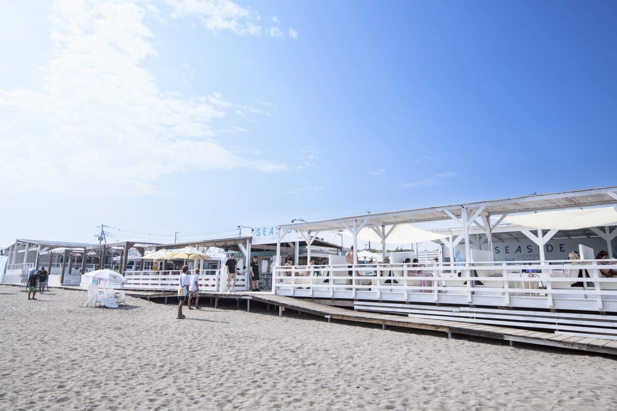 由比ヶ浜の海の家「BBQ SEASIDE LOUNGE」で極上ビーチラグジュアリー体験 7月1日〜