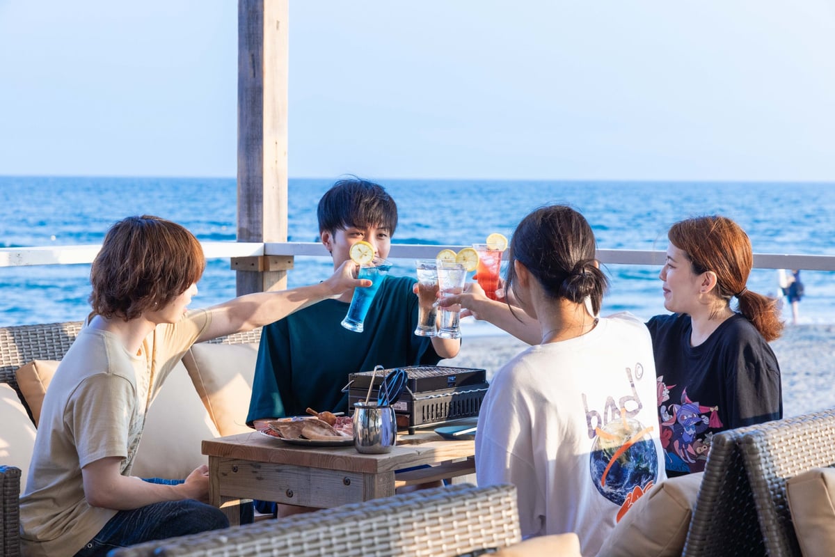 C.STANDブランドの期間限定海の家「SEA.STAND」が由比ヶ浜に7月4日〜グランドオープン 7月4日〜