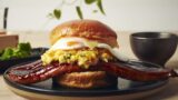 eggslut新宿サザンテラス店で数量限定「UNATAMAエッグサンド」＆八幡屋礒五郎コラボ七味缶発売