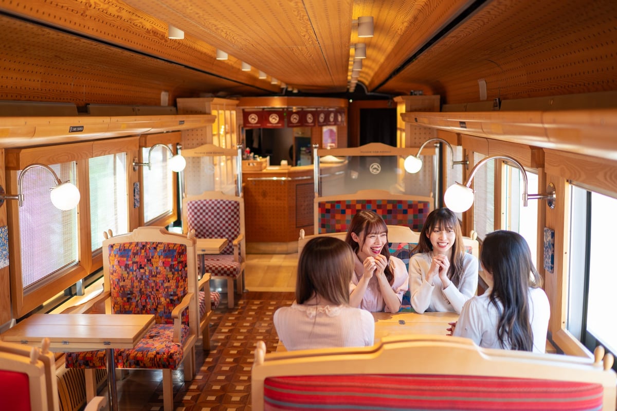 富士急行と日本橋 千疋屋総本店がコラボ!富士山ビュー特急で味わうプレミアムフルーツプラン