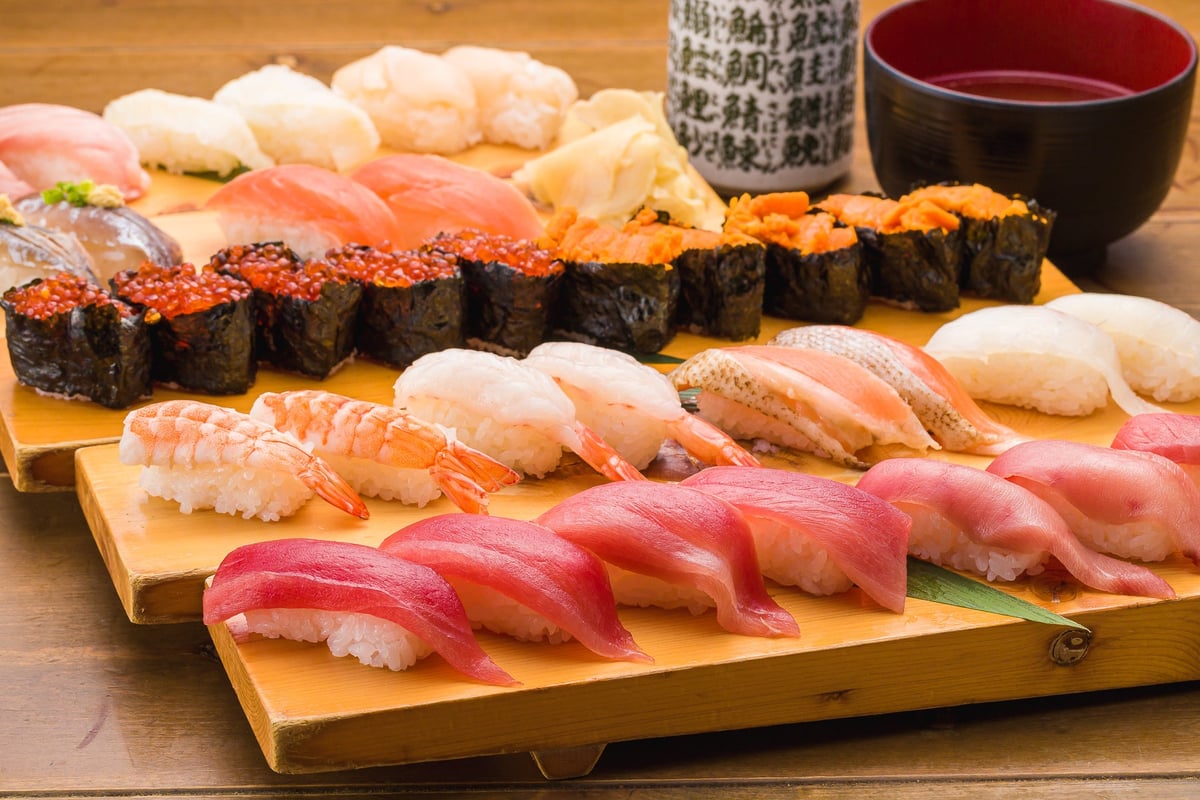 FUJIYAMA TOKYO東京で高級寿司50品が3,900円食べ放題!平日限定・1日5組まで