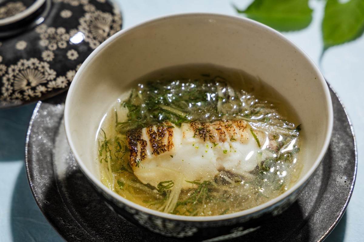 [お椀]コチ焼霜 潮仕立て 加賀太胡瓜 大葉 茗荷 振り柚子