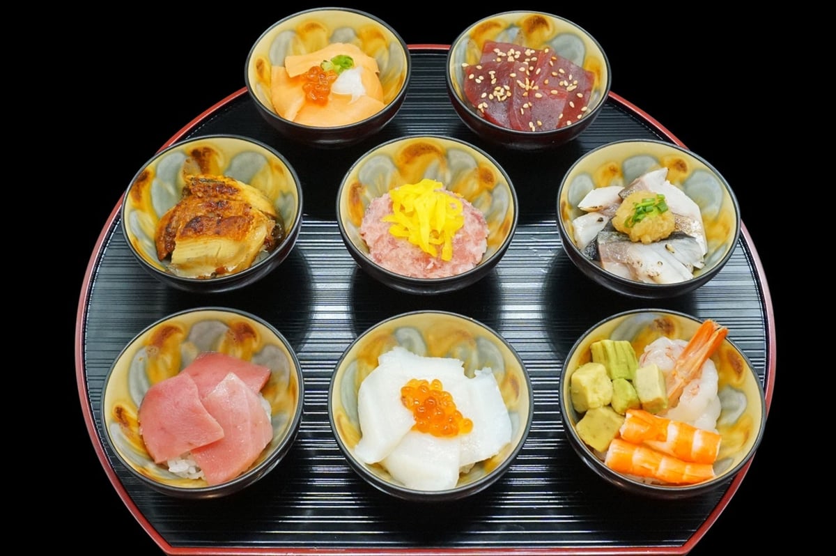 ●姫丼8種ランチ 2,080円（税込2,288円）