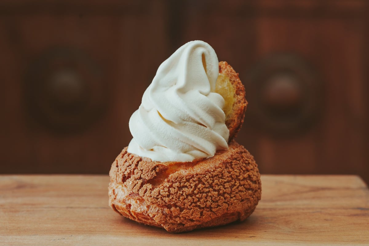 高輪ゲートウェイ駅「MAISON CLASSIC FACTORY」に新感覚スイーツ「Milk Chou Soft」登場 8月1日〜