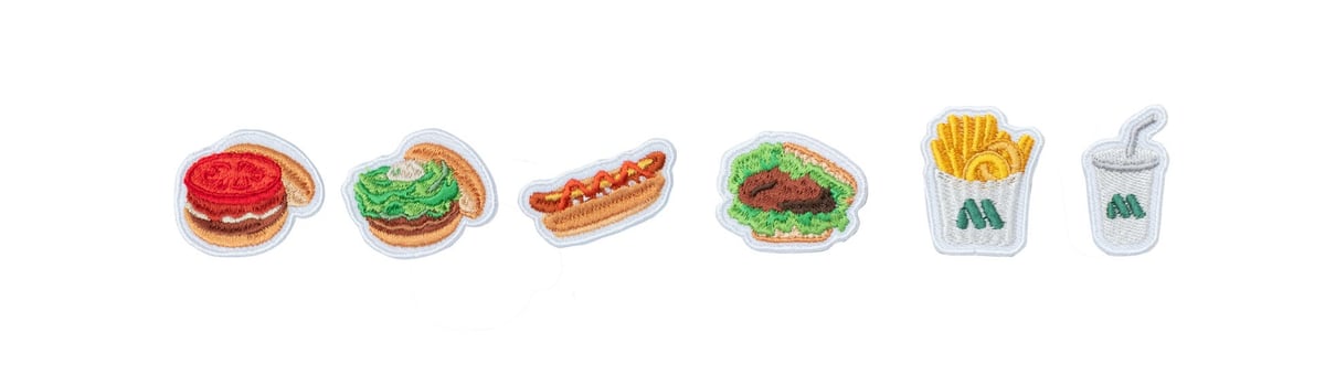 左から モスバーガー、テリヤキバーガー、ホットドッグ、モスライスバーガー 焼肉、オニポテ、ドリンク