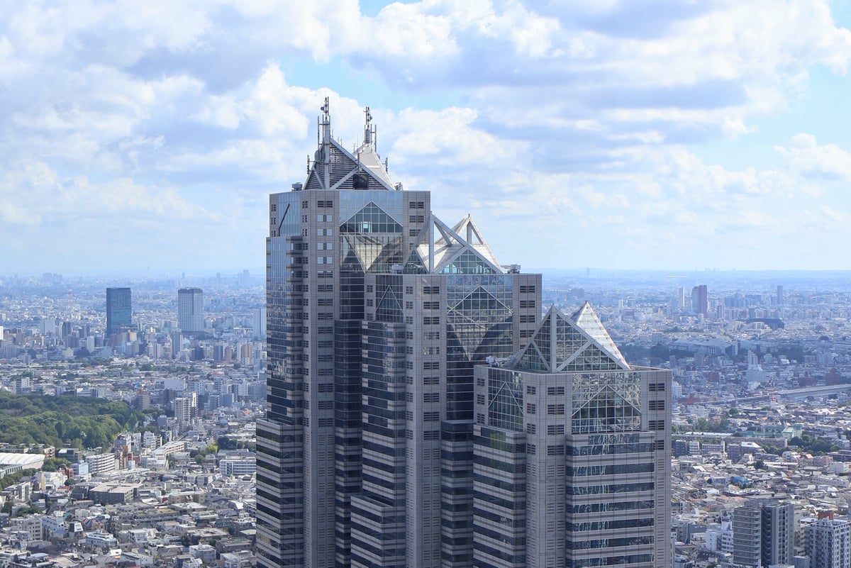 パーク ハイアット 東京のデリカテッセンが税込5,000円で楽しめる夏限定クラフトビールフリーフロー付きメニューを提供開始