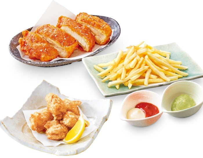 左上:さとチキ 右:ポテトフライ(ケチャップ&マヨ/アボカドソース) 左下:若鶏の唐揚げ(5個)
