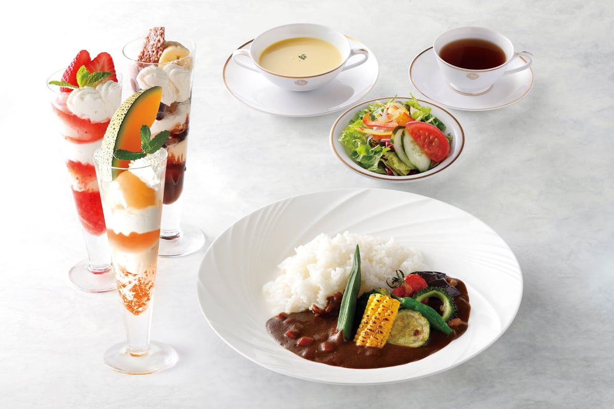 資生堂パーラー ラゾーナ川崎店で旬フルーツの真夏パフェ登場｜8周年記念限定メニューも充実