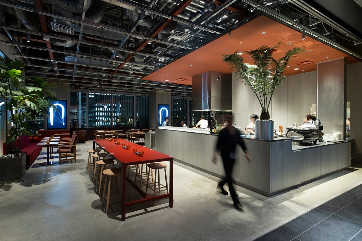 TOKYO NODE CAFEがトニー・アウスラー展とコラボ！個性派アートメニューが虎ノ門で登場