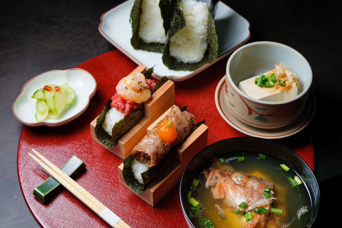 朝から金沢のうまいもんを贅沢に食べられる殿様おにぎり定食