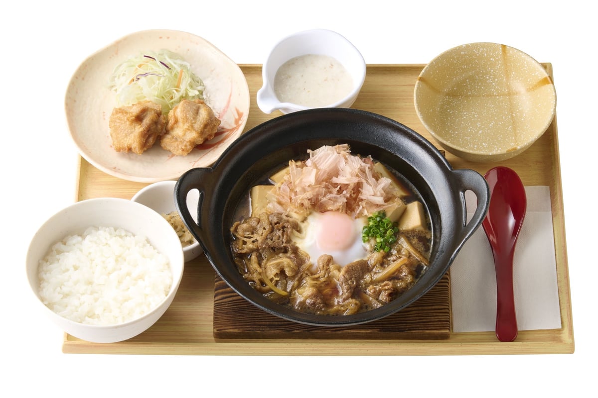 ～だし香る～【から揚げ小鉢付】牛肉豆腐と国産とろろ定食 1,330円