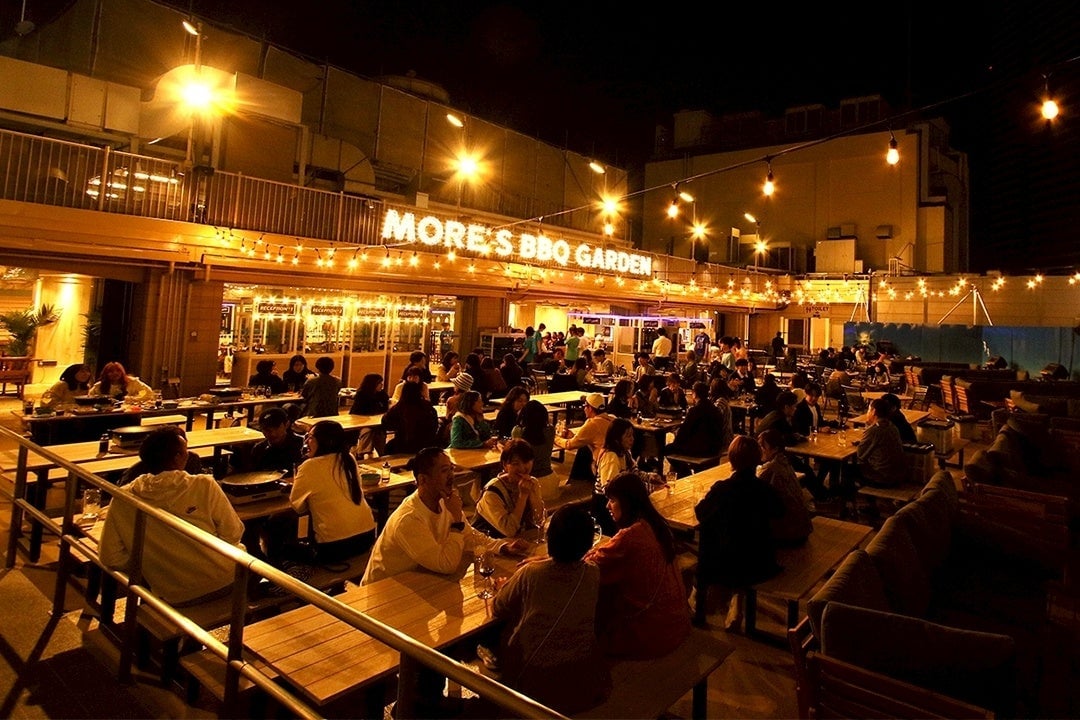 横浜モアーズ屋上BBQビアガーデンで6500円のプレミアムBBQプランが7/24開始！ビームスライフ横浜監修