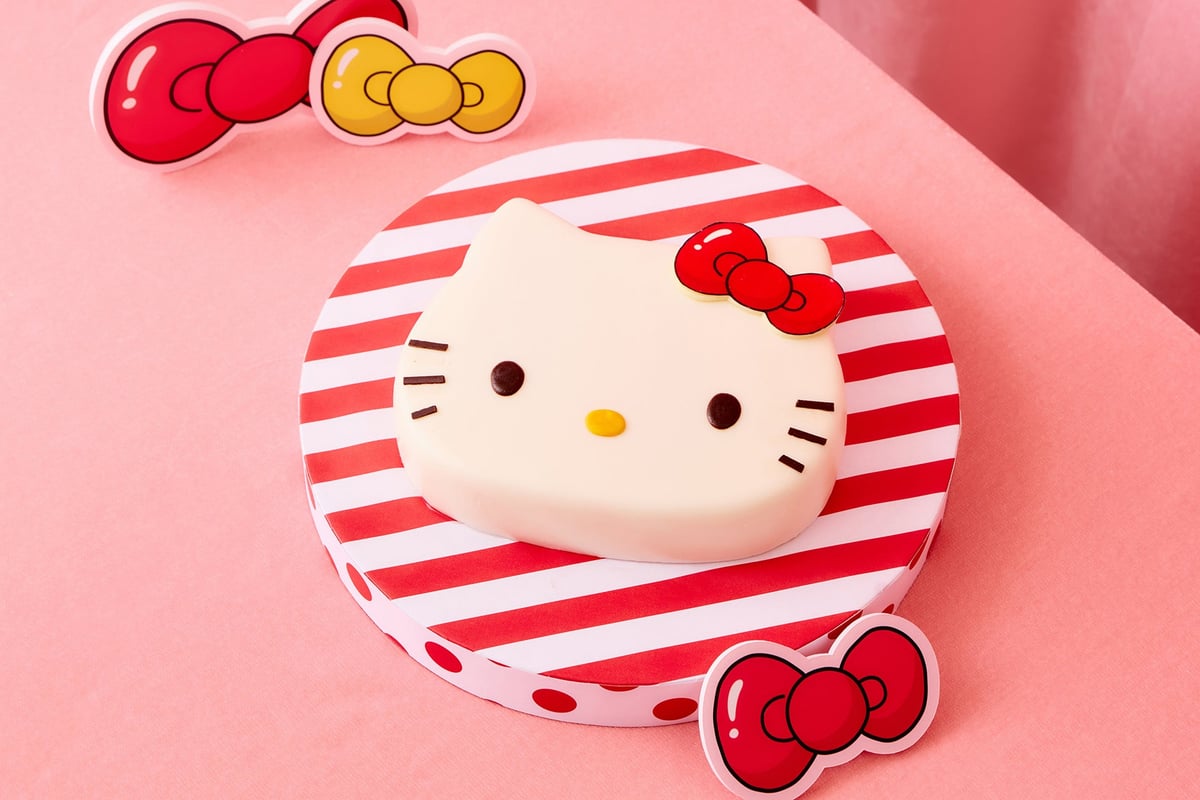 世界中のみんなを笑顔に♪HELLO KITTY ビッグ・フェイス ケーキ