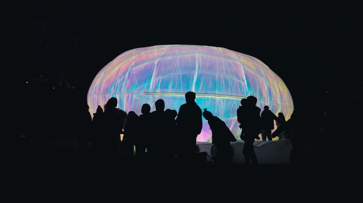 INTER-WORLD/SPHERE The relation of air, water, light and us くうきとみずとひかりなわたしたち/奥中章人 Photo:Haruto Nakamoto
