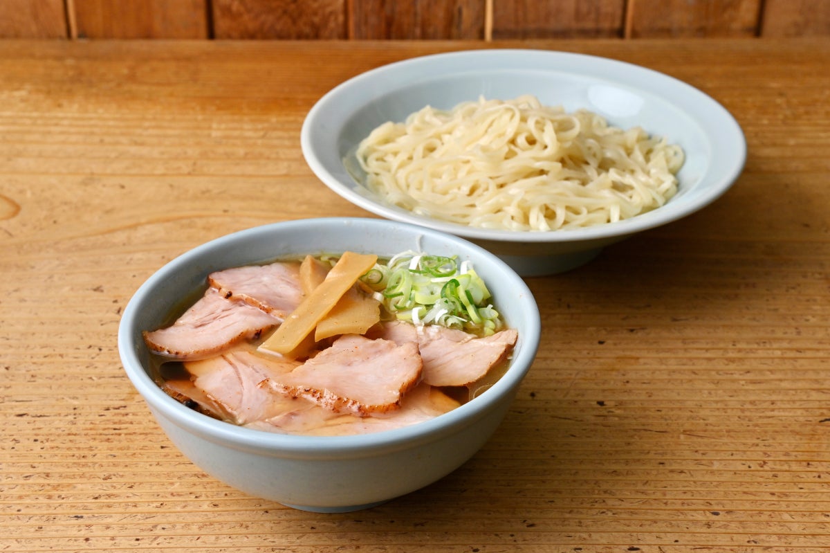 チャーシューもり中華1,188円もり中華に、切りたてチャーシューをたっぷりオン。麺もつけ汁も肉も、全部しっかり楽しみたい欲張りな一杯。