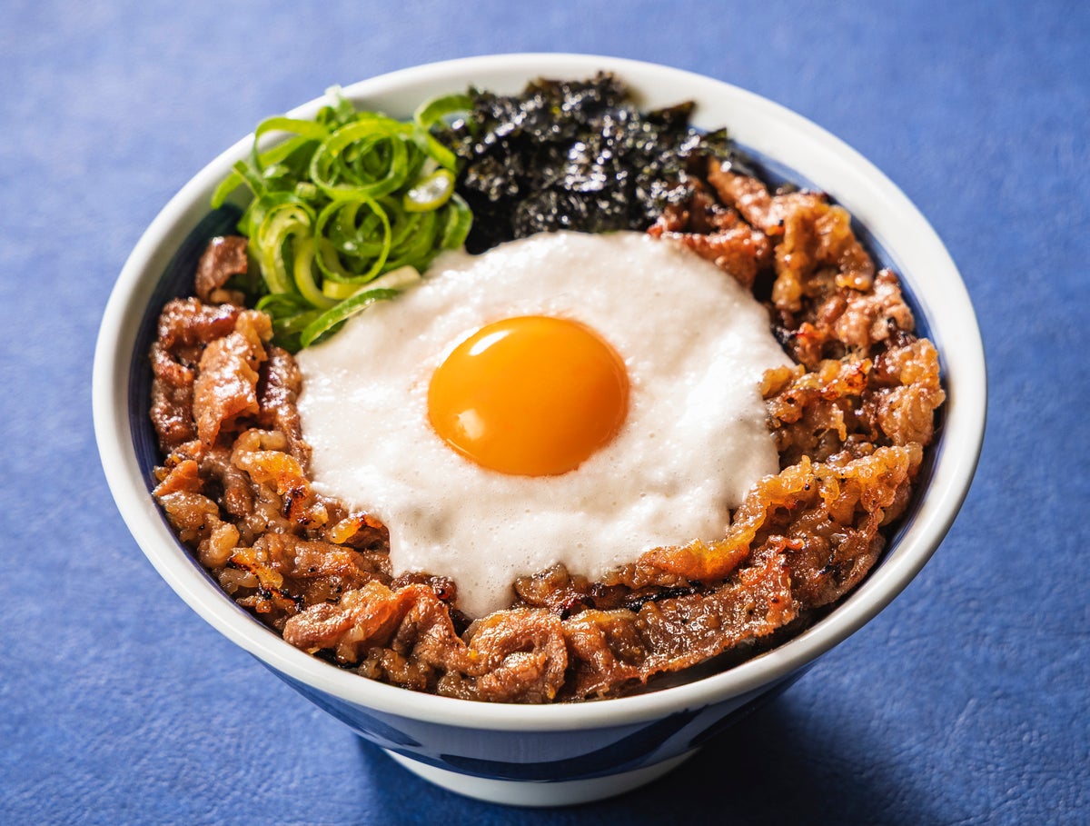 秋限定!韓丼「月見とろろカルビ丼」9月29日発売 9月29日〜