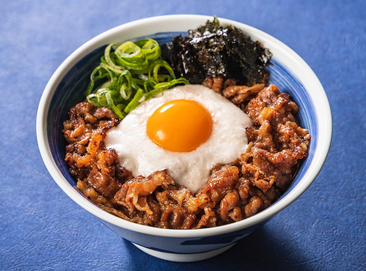 秋限定!韓丼「月見とろろカルビ丼」9月29日発売 9月29日〜