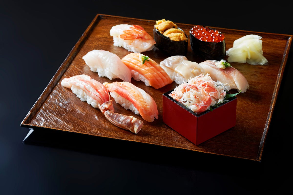 ＜積丹 ふじ鮨＞北海味めぐり（1人前/10貫）5,940円 ※各日100食限り
