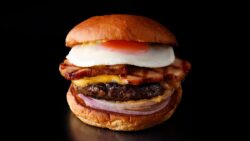 秋の味覚！ニュー・オータニ「新東京月見バーガー」登場 9月1日〜