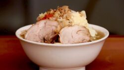 中毒者続出の「ラーメン荘 地球規模で考えろ」のラーメン