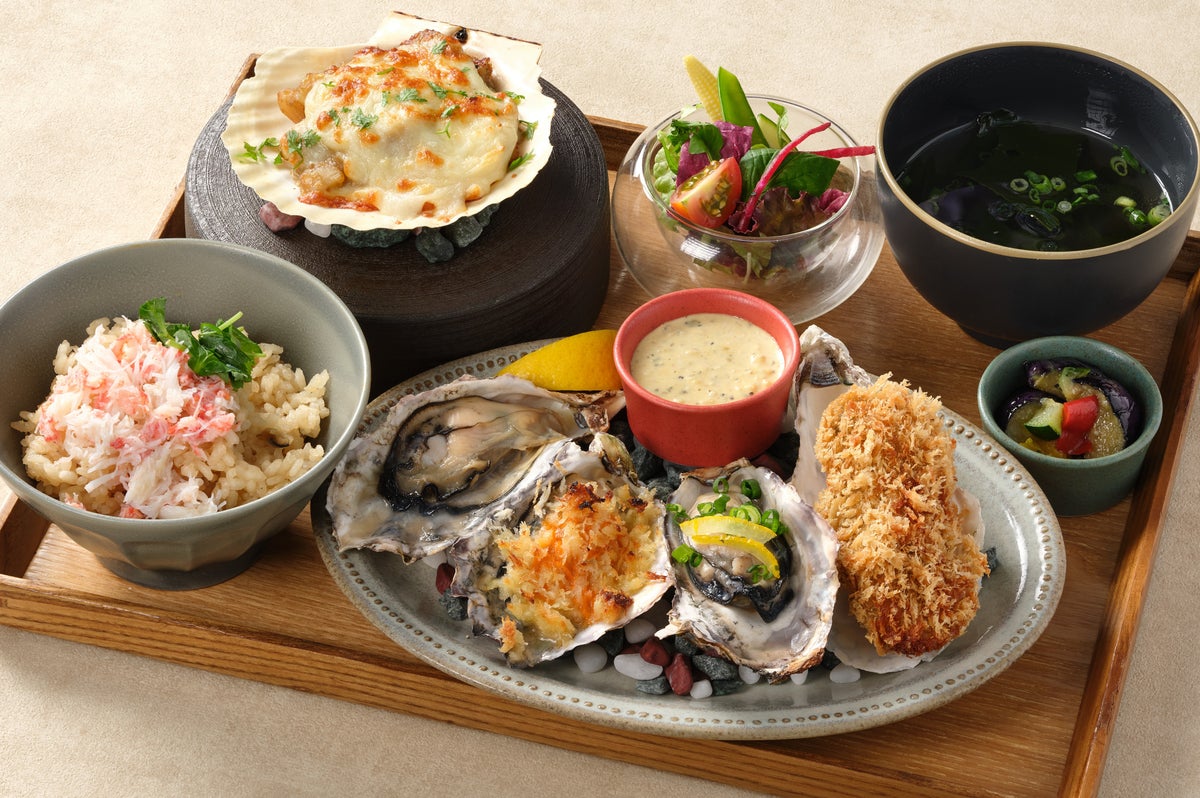 牡蠣と海鮮尽くし御膳 ¥2,100(¥2,310)