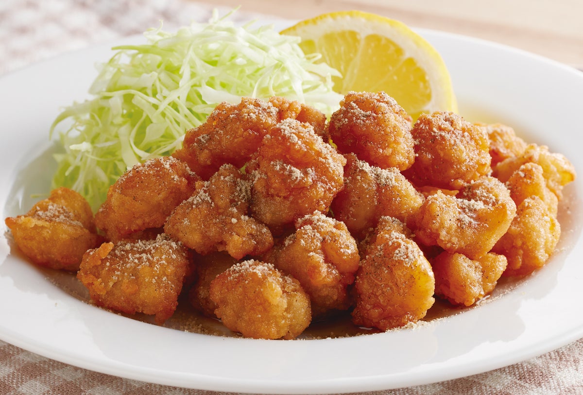 幻のコショウのなんこつ唐揚げ 482円(税込) コリコリとした食感の「なんこつ唐揚げ」に振りかけた「幻のコショウ」がアクセントに。箸が止まらなくなる、後を引く味わいに仕上げました。