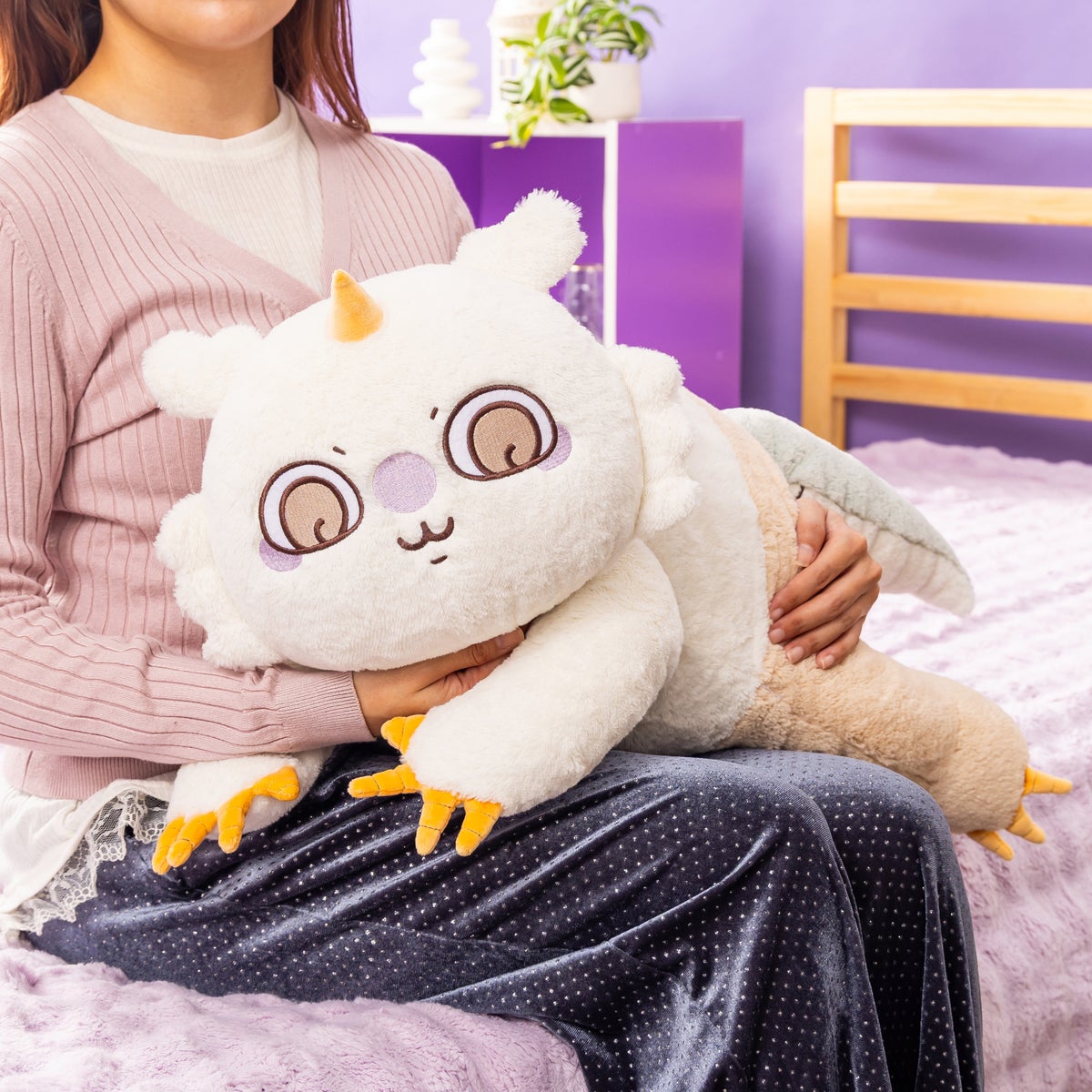 各7,700円！ちいかわマーケットで「まじかるちいかわ ふんわりもっちり ごろりん抱きぬいぐるみ（全3種）」受注予約 10/13〜10/20