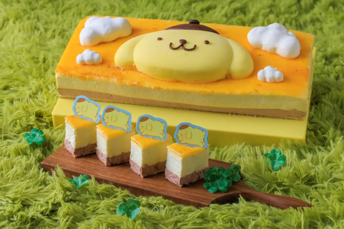【ポムポムプリンのサンマルク】 伝統のフランス菓子「サンマルク」をベースに、チョコレートとバニラのムースの重厚な味わいにポムポムプリンのイラストを添えた上品な逸品。