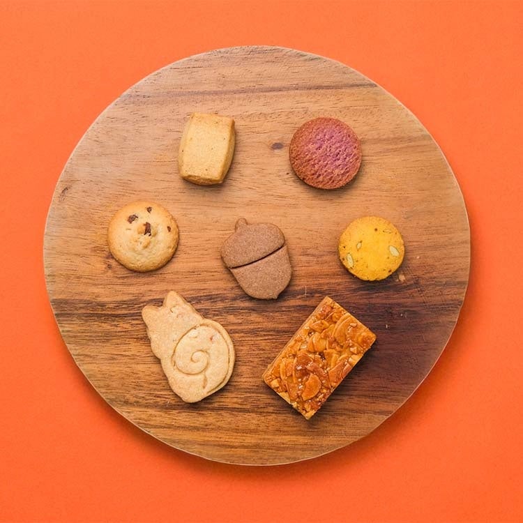 3,280円！スナックミー「どんぐりみっけ！秋のよりみちクッキー缶」発売 10/1〜
