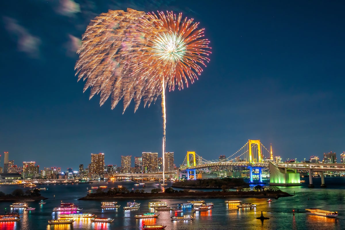 27,500円！東京・晴海の東京ウォータウェイズ「直前割」花火観覧クルーズ 10/24〜