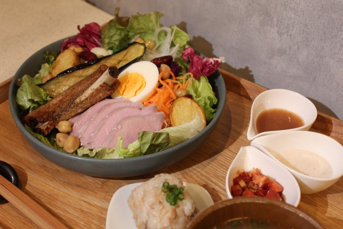 優しく整う「パワーバランスプレート」。たんぱく質と野菜をバランスよく楽しめる一皿。